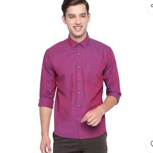 Guess 17 3/4” Size Small Slim Fit Tailored Mens Shirt